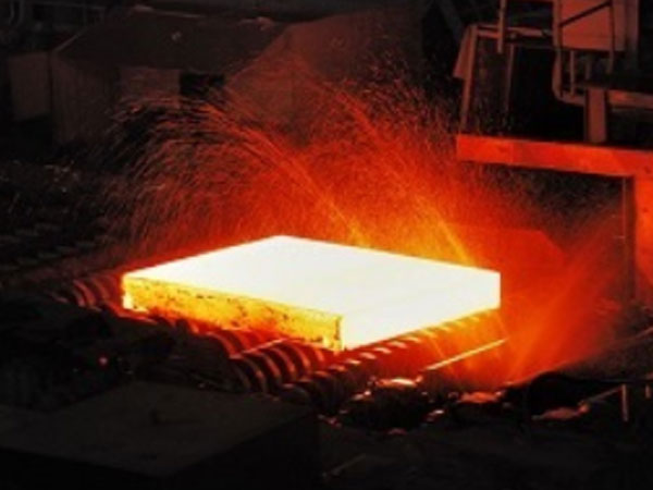 制作設(shè)備選用不銹鋼復(fù)合板需要考慮哪些因素？ 